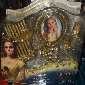 Belles Dress up accessory set